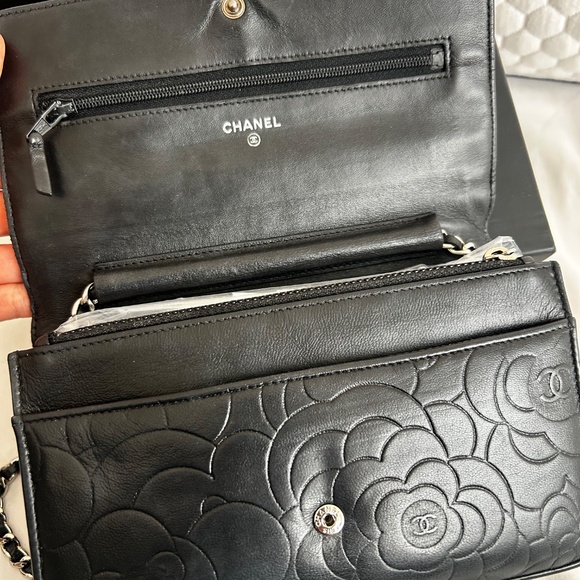 Chanel WOC silver lambskin - Picture 6 of 8